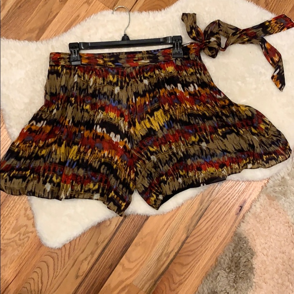 Silk flouncy shorts